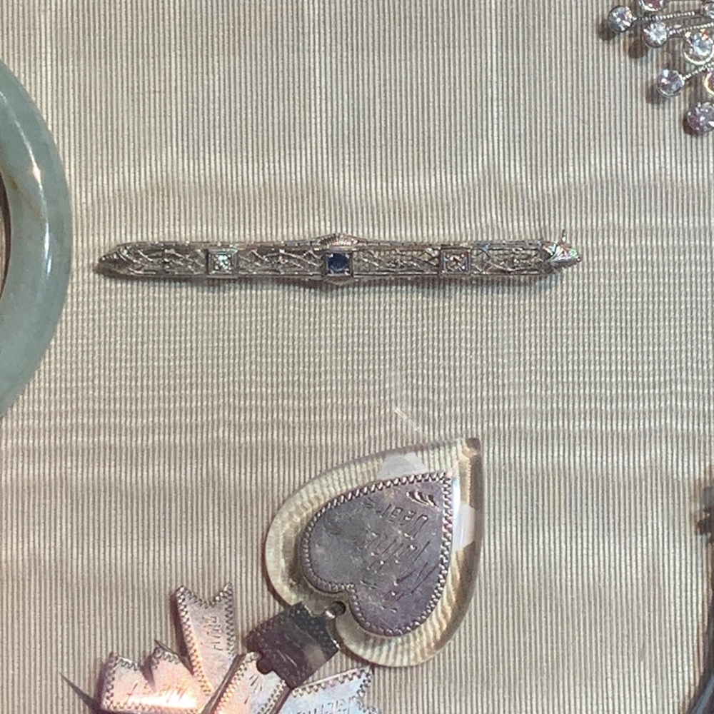 Edwardian Art Deco Antique 14K White Gold Bar Pin with Sapphire and Diamonds - Picture 4 of 7